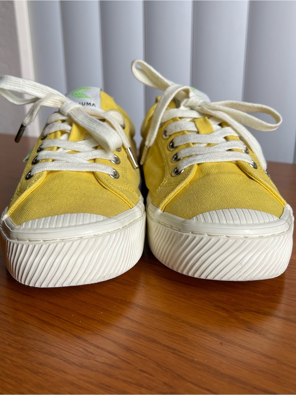 Cariuma Oca Low Canvas Sneakers Yellow Size 7 - Picture 11 of 15